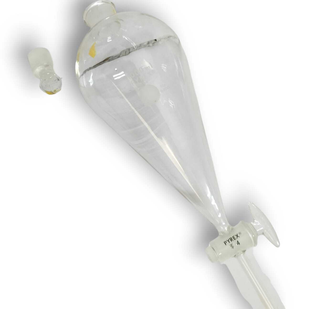 Embudo de separación squibb, forma de pera. Tapón y llave vidrio.